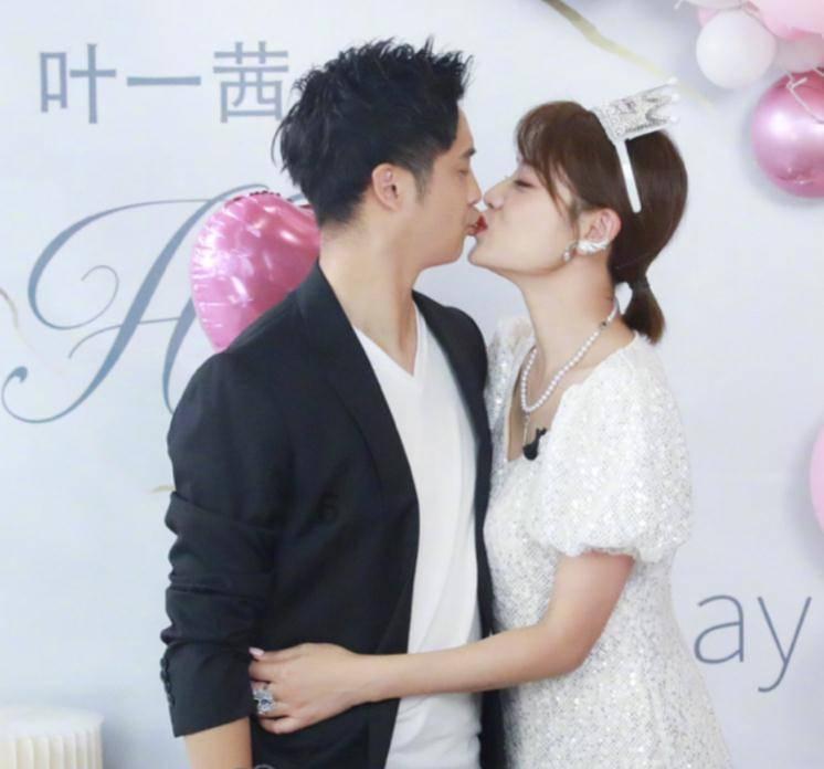 探寻奇趣答疑 『近期“带货女王”薇娅现身,被全网封禁以后,她的状态会如何?』问答平台